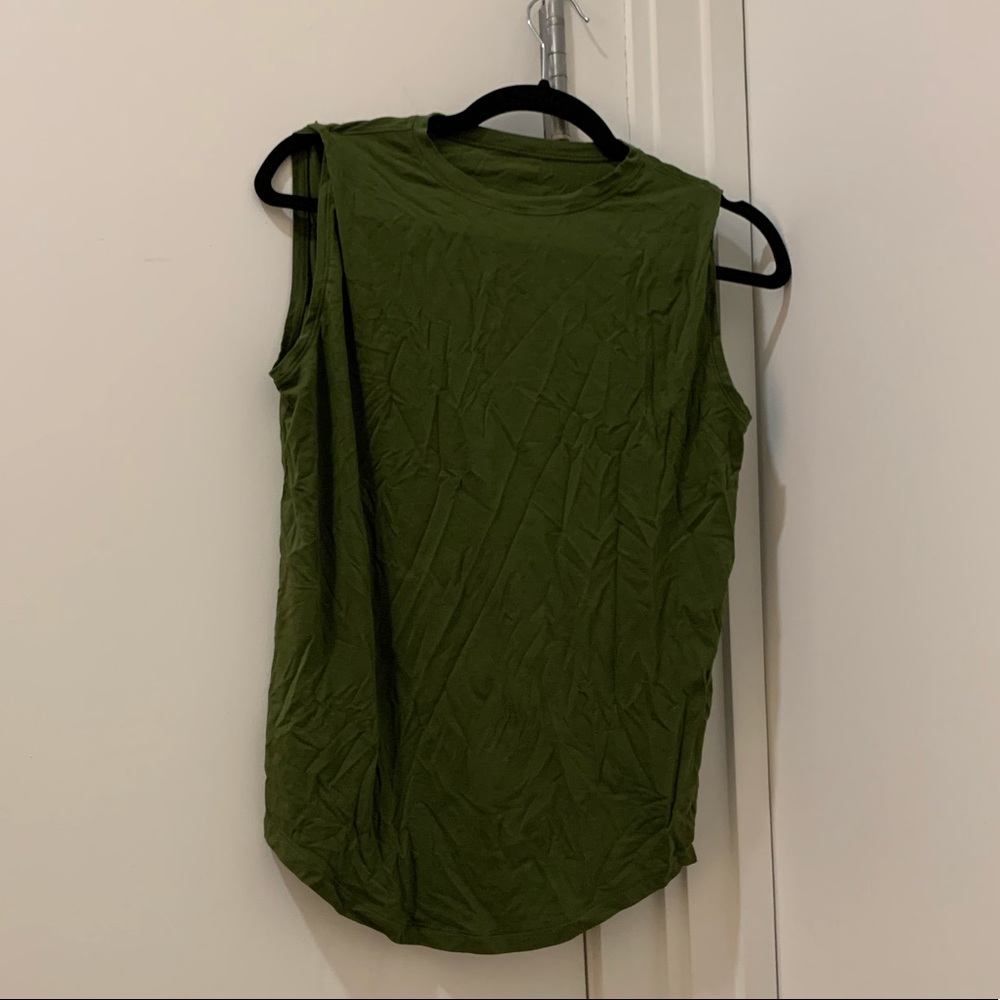Lululemon tank top